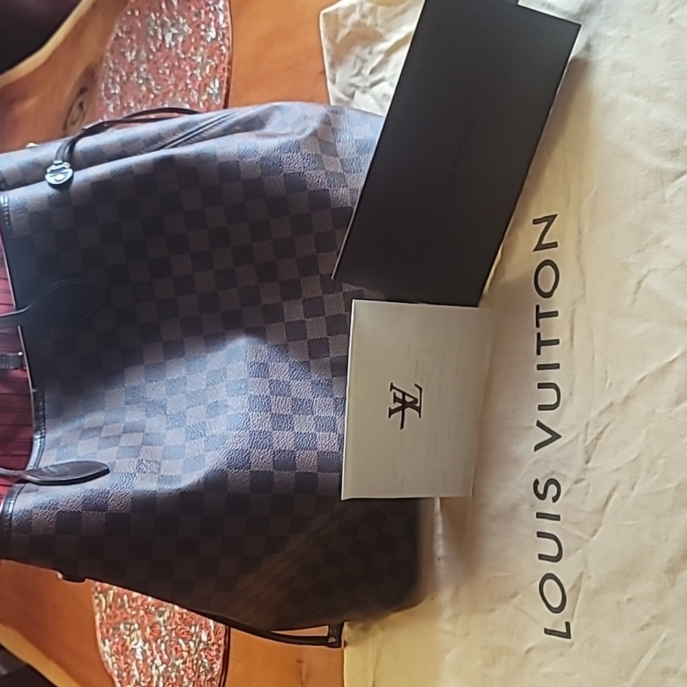 Louis Vuitton GM Neverf Damier Tote
